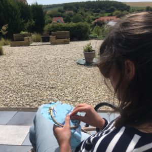 ©duventdansmesvalises - less is more broderie main