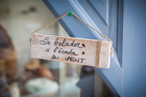 @raphaelletrecco - atelier du vent dans mes valises pancarte macreadeco
