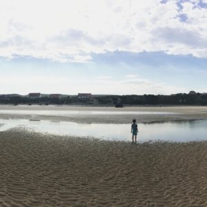 ©duventdansmesvalises - sur la plage abandonnée, tôt dans la matinée