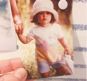 prendre un enfant par la main - du vent dans mes valises