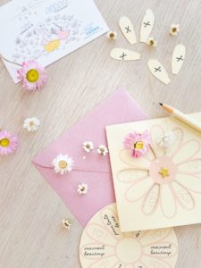 tuto facile diy gratuit jolie carte de fête des mères avec fleurs de marguerites © du vent dans mes valises 5