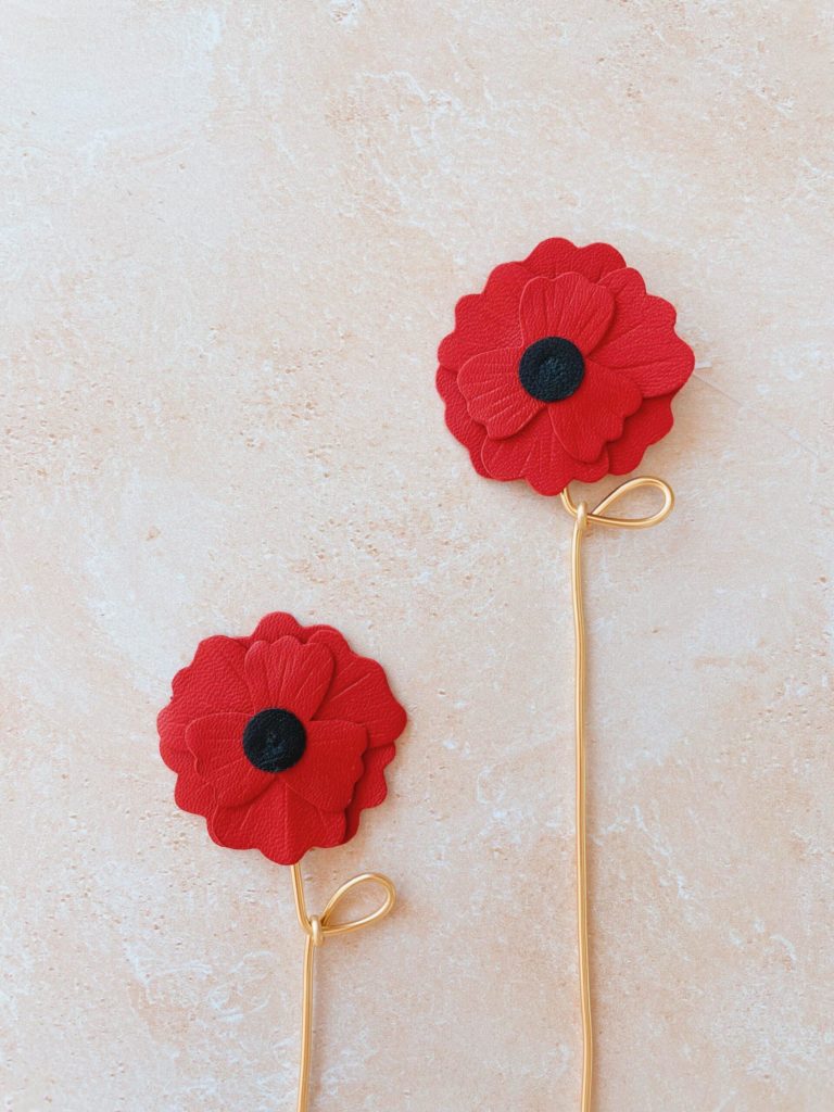 Décoration florale durable coquelicot en cuir surcyclé